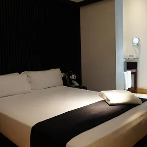 Otel Market ***